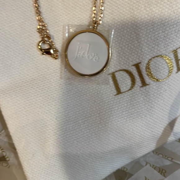 New 🌹CHRISTIAN DIOR 🌹 Gold Pendant Necklace- Gold Tone & Ceramic Jadore - Picture 11 of 15